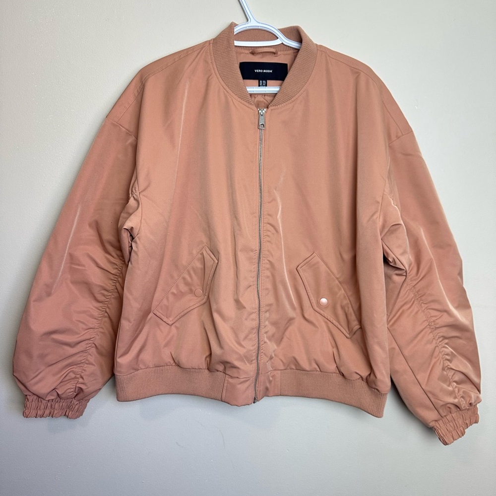 Vero Moda Women's Tan Bomber Jacket XXL 
Like New